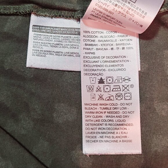 M | Levi's | Leopard-Camo Short Sleeved T-Shirt - Picture 6 of 6